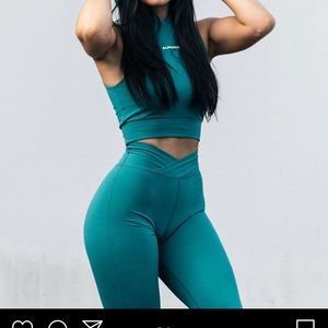 Alphalete surface path legging in teal